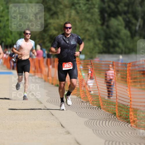 07.09.2025 - 19. Norderstedt Triathlon Michael Strokosch http://msf.ph/oto/8806029 07.09.2025 12:08:48 Laufen 185, 253, 806 meine-sportfotos.de