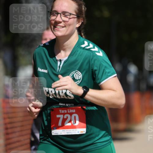 07.09.2025 - 19. Norderstedt Triathlon Michael Strokosch http://msf.ph/oto/8806068 07.09.2025 12:38:35 Laufen 720, 1224 meine-sportfotos.de