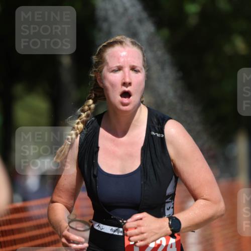 07.09.2025 - 19. Norderstedt Triathlon Michael Strokosch http://msf.ph/oto/8806072 07.09.2025 12:38:36 Laufen 720, 1224 meine-sportfotos.de