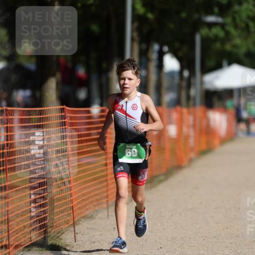 07.09.2025 - 19. Norderstedt Triathlon Michael Strokosch http://msf.ph/oto/8806115 07.09.2025 11:14:09 Laufen 69 meine-sportfotos.de