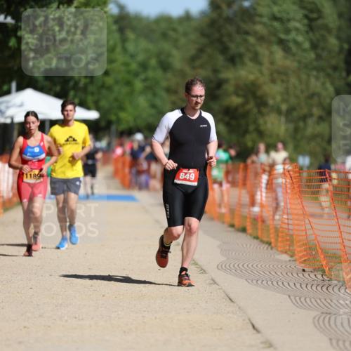 07.09.2025 - 19. Norderstedt Triathlon Michael Strokosch http://msf.ph/oto/8806183 07.09.2025 12:09:12 Laufen 228, 849, 1189 meine-sportfotos.de
