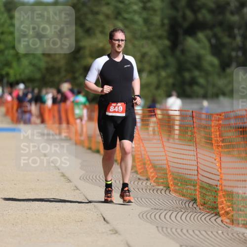07.09.2025 - 19. Norderstedt Triathlon Michael Strokosch http://msf.ph/oto/8806204 07.09.2025 12:09:13 Laufen 228, 849, 1189 meine-sportfotos.de