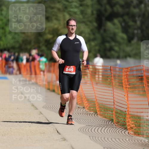 07.09.2025 - 19. Norderstedt Triathlon Michael Strokosch http://msf.ph/oto/8806208 07.09.2025 12:09:13 Laufen 228, 849, 1189 meine-sportfotos.de