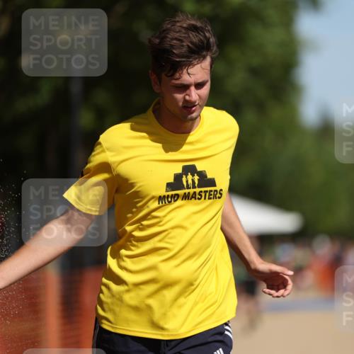 07.09.2025 - 19. Norderstedt Triathlon Michael Strokosch http://msf.ph/oto/8806279 07.09.2025 12:09:22 Laufen 228, 1189 meine-sportfotos.de