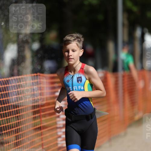 07.09.2025 - 19. Norderstedt Triathlon Michael Strokosch http://msf.ph/oto/8806360 07.09.2025 11:15:08 Laufen 98 meine-sportfotos.de