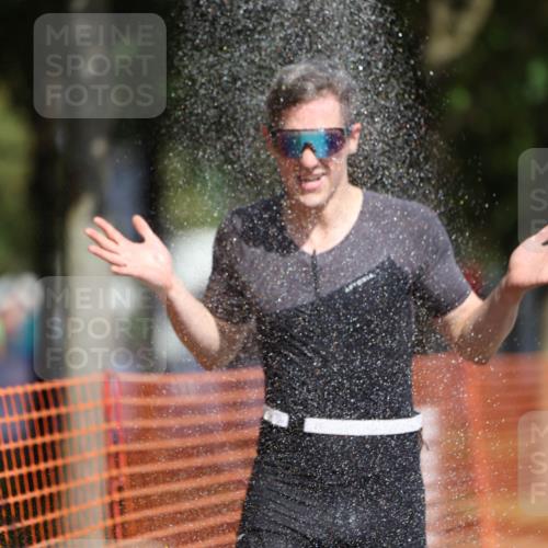 07.09.2025 - 19. Norderstedt Triathlon Michael Strokosch http://msf.ph/oto/8806366 07.09.2025 12:09:35 Laufen 859, 1383 meine-sportfotos.de
