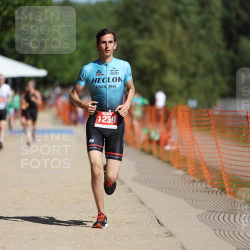 07.09.2025 - 19. Norderstedt Triathlon Michael Strokosch http://msf.ph/oto/8806797 07.09.2025 12:10:38 Laufen 1239 meine-sportfotos.de