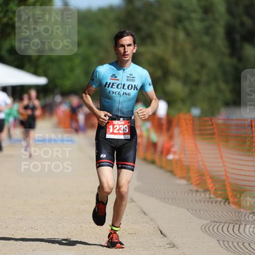 07.09.2025 - 19. Norderstedt Triathlon Michael Strokosch http://msf.ph/oto/8806804 07.09.2025 12:10:38 Laufen 1239 meine-sportfotos.de