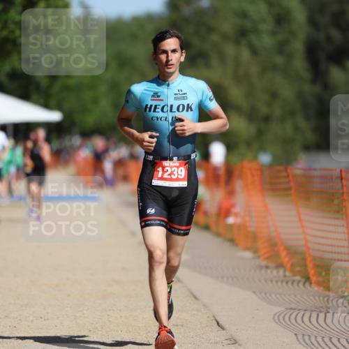 07.09.2025 - 19. Norderstedt Triathlon Michael Strokosch http://msf.ph/oto/8806808 07.09.2025 12:10:38 Laufen 1239 meine-sportfotos.de