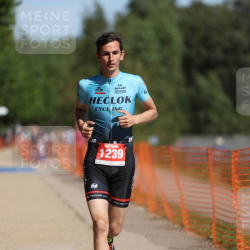 07.09.2025 - 19. Norderstedt Triathlon Michael Strokosch http://msf.ph/oto/8806812 07.09.2025 12:10:39 Laufen 1239 meine-sportfotos.de