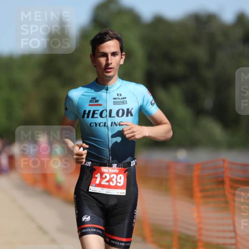 07.09.2025 - 19. Norderstedt Triathlon Michael Strokosch http://msf.ph/oto/8806821 07.09.2025 12:10:40 Laufen 1239 meine-sportfotos.de