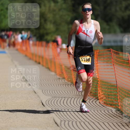 07.09.2025 - 19. Norderstedt Triathlon Michael Strokosch http://msf.ph/oto/8806823 07.09.2025 11:28:13 Laufen 1158 meine-sportfotos.de