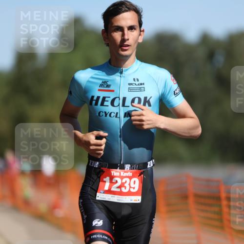 07.09.2025 - 19. Norderstedt Triathlon Michael Strokosch http://msf.ph/oto/8806825 07.09.2025 12:10:41 Laufen 300, 1239 meine-sportfotos.de