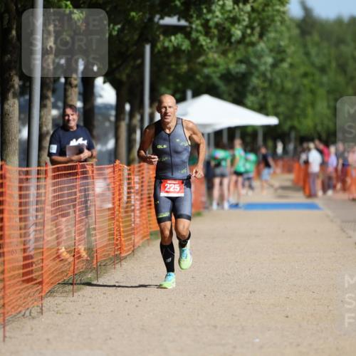 07.09.2025 - 19. Norderstedt Triathlon Michael Strokosch http://msf.ph/oto/8806854 07.09.2025 11:28:33 Laufen 225 meine-sportfotos.de
