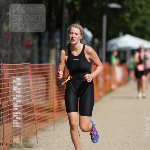 07.09.2025 - 19. Norderstedt Triathlon Michael Strokosch http://msf.ph/oto/8806885 07.09.2025 12:10:51 Laufen 300, 1155 meine-sportfotos.de