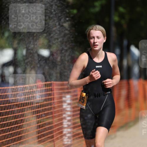 07.09.2025 - 19. Norderstedt Triathlon Michael Strokosch http://msf.ph/oto/8806891 07.09.2025 12:10:52 Laufen 300, 1155 meine-sportfotos.de