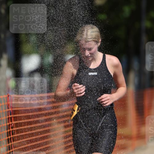 07.09.2025 - 19. Norderstedt Triathlon Michael Strokosch http://msf.ph/oto/8806902 07.09.2025 12:10:52 Laufen 300, 1155 meine-sportfotos.de