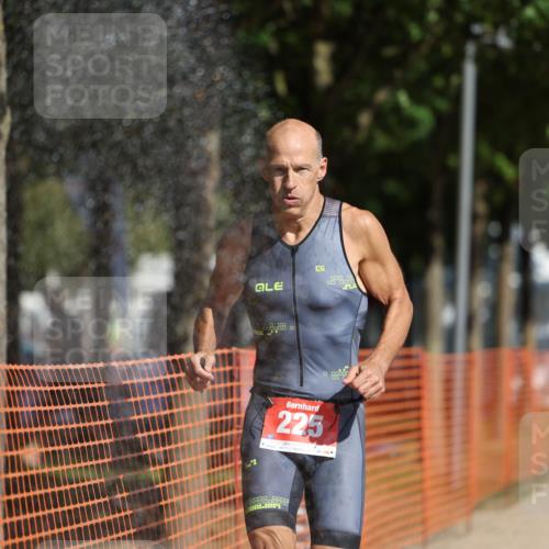 07.09.2025 - 19. Norderstedt Triathlon Michael Strokosch http://msf.ph/oto/8806943 07.09.2025 11:28:37 Laufen 225 meine-sportfotos.de