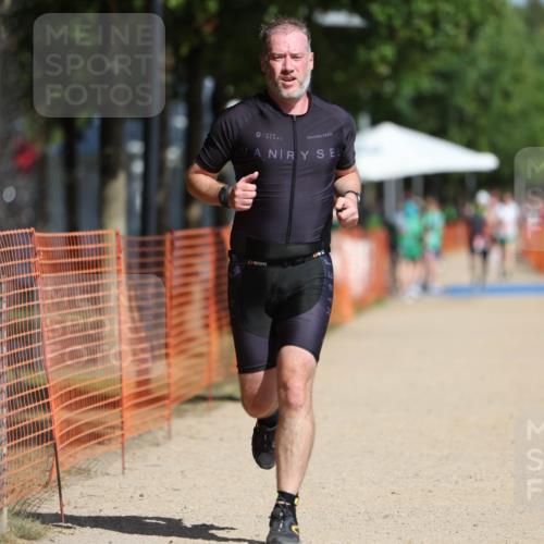07.09.2025 - 19. Norderstedt Triathlon Michael Strokosch http://msf.ph/oto/8806999 07.09.2025 12:11:16 Laufen 729, 787 meine-sportfotos.de