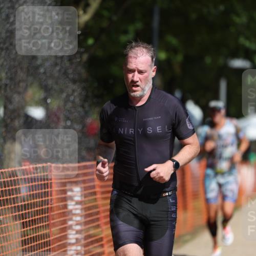 07.09.2025 - 19. Norderstedt Triathlon Michael Strokosch http://msf.ph/oto/8807017 07.09.2025 12:11:17 Laufen 729, 787 meine-sportfotos.de