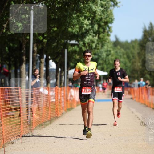 07.09.2025 - 19. Norderstedt Triathlon Michael Strokosch http://msf.ph/oto/8807054 07.09.2025 11:29:23 Laufen 1335, 1355 meine-sportfotos.de
