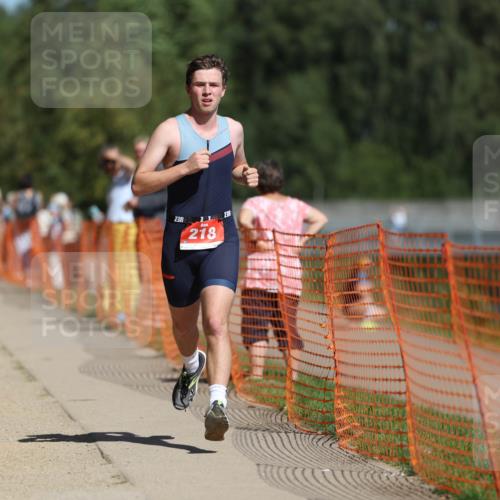 07.09.2025 - 19. Norderstedt Triathlon Michael Strokosch http://msf.ph/oto/8807109 07.09.2025 12:40:47 Laufen 218, 233, 1392 meine-sportfotos.de