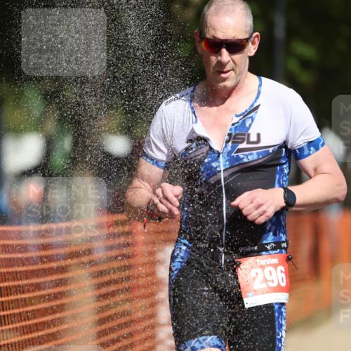 07.09.2025 - 19. Norderstedt Triathlon Michael Strokosch http://msf.ph/oto/8807195 07.09.2025 12:12:10 Laufen 296 meine-sportfotos.de