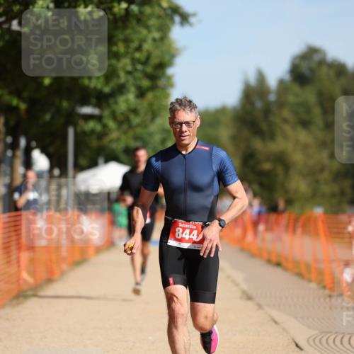 07.09.2025 - 19. Norderstedt Triathlon Michael Strokosch http://msf.ph/oto/8807261 07.09.2025 11:30:09 Laufen 844, 1323 meine-sportfotos.de