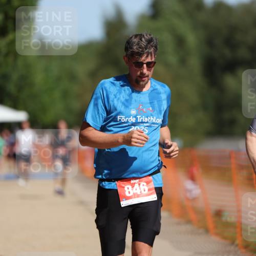 07.09.2025 - 19. Norderstedt Triathlon Michael Strokosch http://msf.ph/oto/8807383 07.09.2025 12:12:48 Laufen 136, 800, 846 meine-sportfotos.de