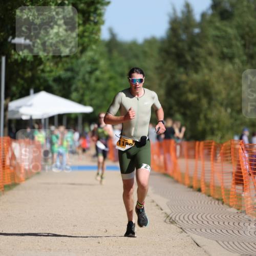 07.09.2025 - 19. Norderstedt Triathlon Michael Strokosch http://msf.ph/oto/8807497 07.09.2025 11:30:46 Laufen 1188 meine-sportfotos.de