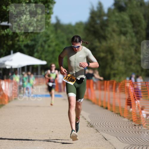 07.09.2025 - 19. Norderstedt Triathlon Michael Strokosch http://msf.ph/oto/8807509 07.09.2025 11:30:47 Laufen 1188 meine-sportfotos.de