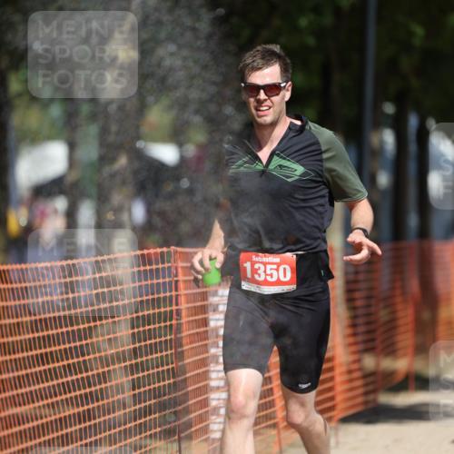 07.09.2025 - 19. Norderstedt Triathlon Michael Strokosch http://msf.ph/oto/8807541 07.09.2025 12:41:34 Laufen 164, 287, 823, 846, 1350 meine-sportfotos.de