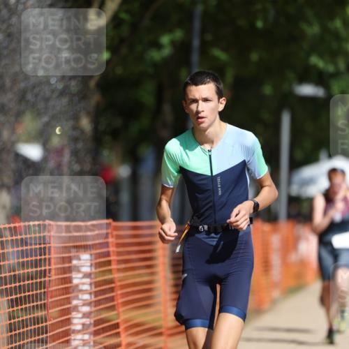 07.09.2025 - 19. Norderstedt Triathlon Michael Strokosch http://msf.ph/oto/8807610 07.09.2025 12:13:28 Laufen 765, 1161, 1182, 1190 meine-sportfotos.de