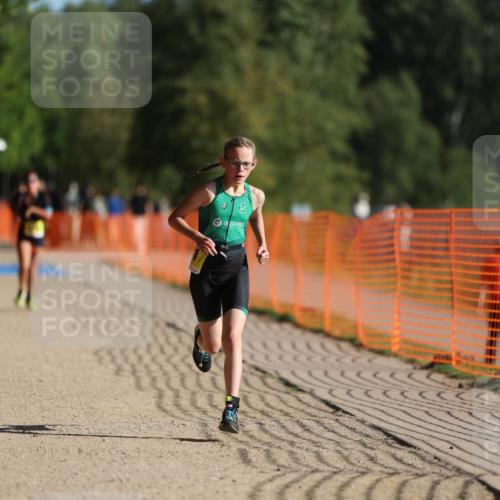07.09.2025 - 19. Norderstedt Triathlon Michael Strokosch http://msf.ph/oto/8807625 07.09.2025 09:49:04 Laufen 560, 581 meine-sportfotos.de
