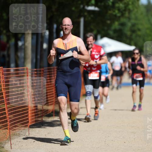 07.09.2025 - 19. Norderstedt Triathlon Michael Strokosch http://msf.ph/oto/8807747 07.09.2025 12:41:54 Laufen 756, 800, 1243, 1327 meine-sportfotos.de