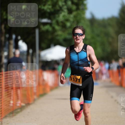 07.09.2025 - 19. Norderstedt Triathlon Michael Strokosch http://msf.ph/oto/8807748 07.09.2025 11:31:14 Laufen 196, 1171 meine-sportfotos.de