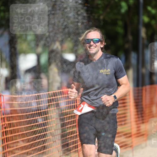 07.09.2025 - 19. Norderstedt Triathlon Michael Strokosch http://msf.ph/oto/8807768 07.09.2025 12:13:52 Laufen 287, 748 meine-sportfotos.de