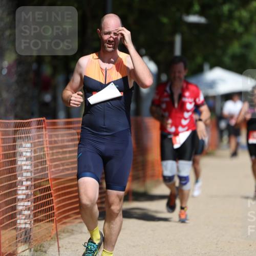 07.09.2025 - 19. Norderstedt Triathlon Michael Strokosch http://msf.ph/oto/8807777 07.09.2025 12:41:55 Laufen 756, 800, 1243, 1327 meine-sportfotos.de