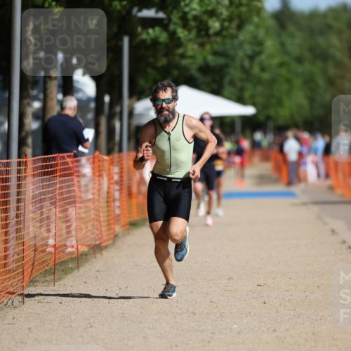 07.09.2025 - 19. Norderstedt Triathlon Michael Strokosch http://msf.ph/oto/8807795 07.09.2025 11:31:17 Laufen 196, 1171 meine-sportfotos.de