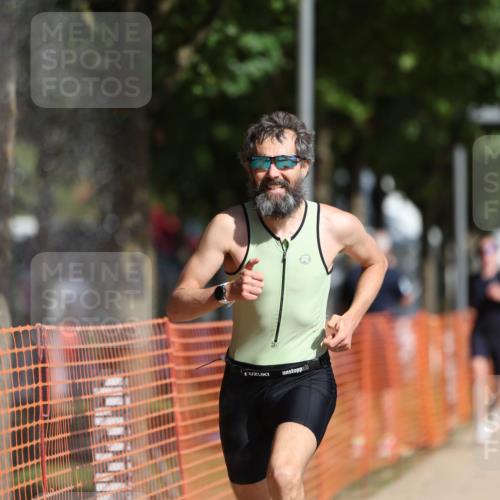 07.09.2025 - 19. Norderstedt Triathlon Michael Strokosch http://msf.ph/oto/8807839 07.09.2025 11:31:20 Laufen 196, 1160, 1198 meine-sportfotos.de