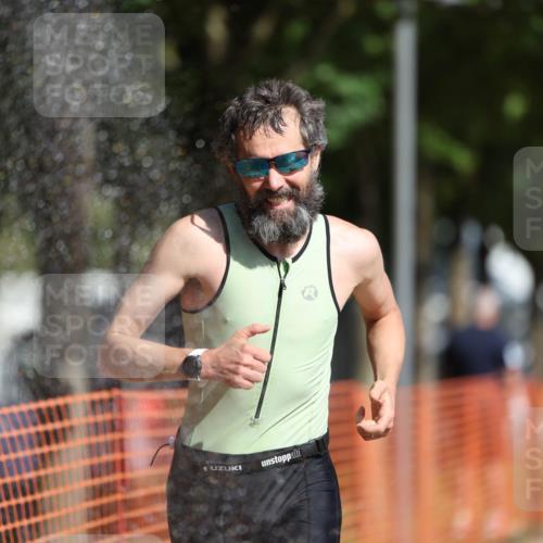07.09.2025 - 19. Norderstedt Triathlon Michael Strokosch http://msf.ph/oto/8807856 07.09.2025 11:31:20 Laufen 196, 1160, 1198 meine-sportfotos.de