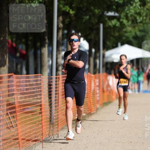 07.09.2025 - 19. Norderstedt Triathlon Michael Strokosch http://msf.ph/oto/8807881 07.09.2025 11:31:23 Laufen 196, 1160, 1198 meine-sportfotos.de