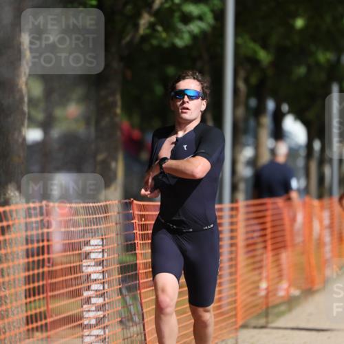 07.09.2025 - 19. Norderstedt Triathlon Michael Strokosch http://msf.ph/oto/8807899 07.09.2025 11:31:24 Laufen 196, 1160, 1198 meine-sportfotos.de