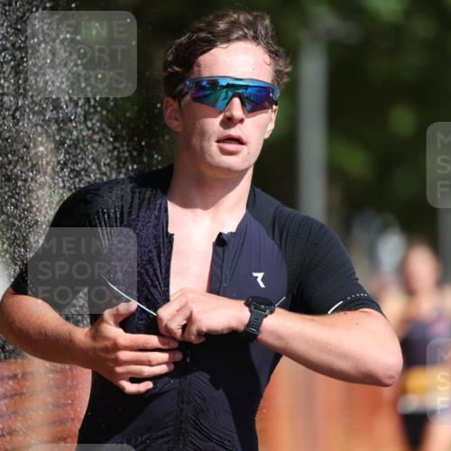 07.09.2025 - 19. Norderstedt Triathlon Michael Strokosch http://msf.ph/oto/8807926 07.09.2025 11:31:26 Laufen 1160, 1198 meine-sportfotos.de