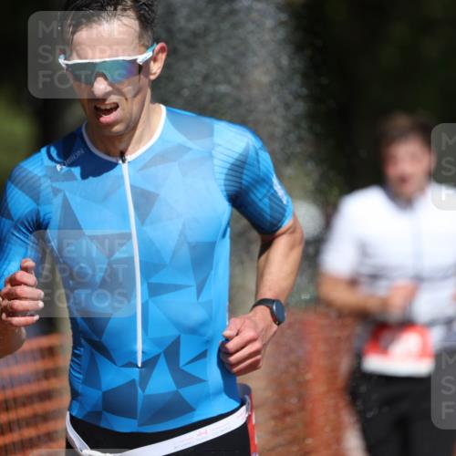 07.09.2025 - 19. Norderstedt Triathlon Michael Strokosch http://msf.ph/oto/8807953 07.09.2025 12:42:13 Laufen 168, 189, 215, 717, 793, 1249, 1300 meine-sportfotos.de