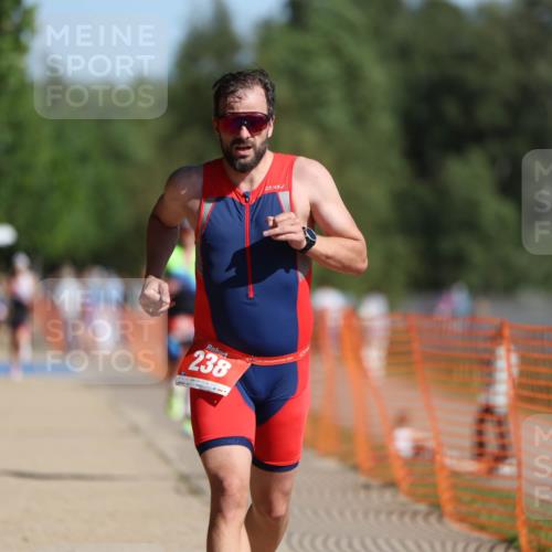07.09.2025 - 19. Norderstedt Triathlon Michael Strokosch http://msf.ph/oto/8808024 07.09.2025 11:31:39 Laufen 200, 238, 1390 meine-sportfotos.de