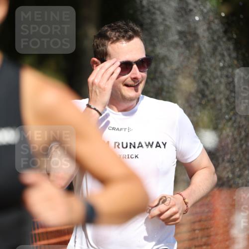 07.09.2025 - 19. Norderstedt Triathlon Michael Strokosch http://msf.ph/oto/8808132 07.09.2025 12:42:44 Laufen 244, 727, 827, 1277, 1358, 1398 meine-sportfotos.de