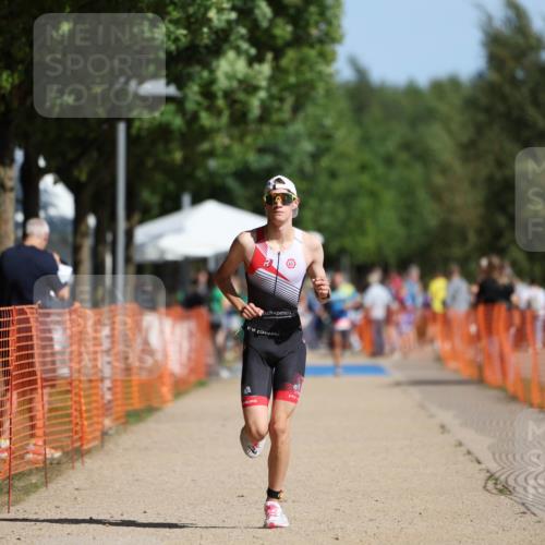 07.09.2025 - 19. Norderstedt Triathlon Michael Strokosch http://msf.ph/oto/8808135 07.09.2025 11:31:50 Laufen 200, 1176 meine-sportfotos.de