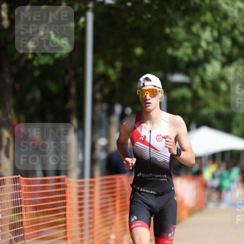 07.09.2025 - 19. Norderstedt Triathlon Michael Strokosch http://msf.ph/oto/8808162 07.09.2025 11:31:53 Laufen 1176 meine-sportfotos.de