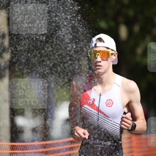 07.09.2025 - 19. Norderstedt Triathlon Michael Strokosch http://msf.ph/oto/8808180 07.09.2025 11:31:54 Laufen 1176 meine-sportfotos.de